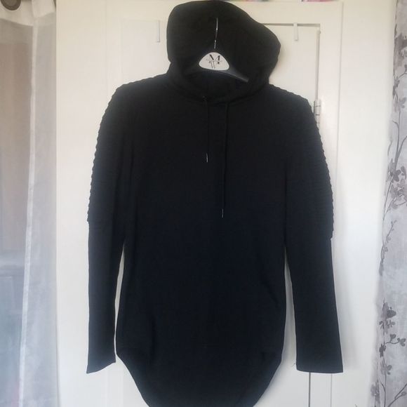 BLACK HOODIE - Picture 2 of 5